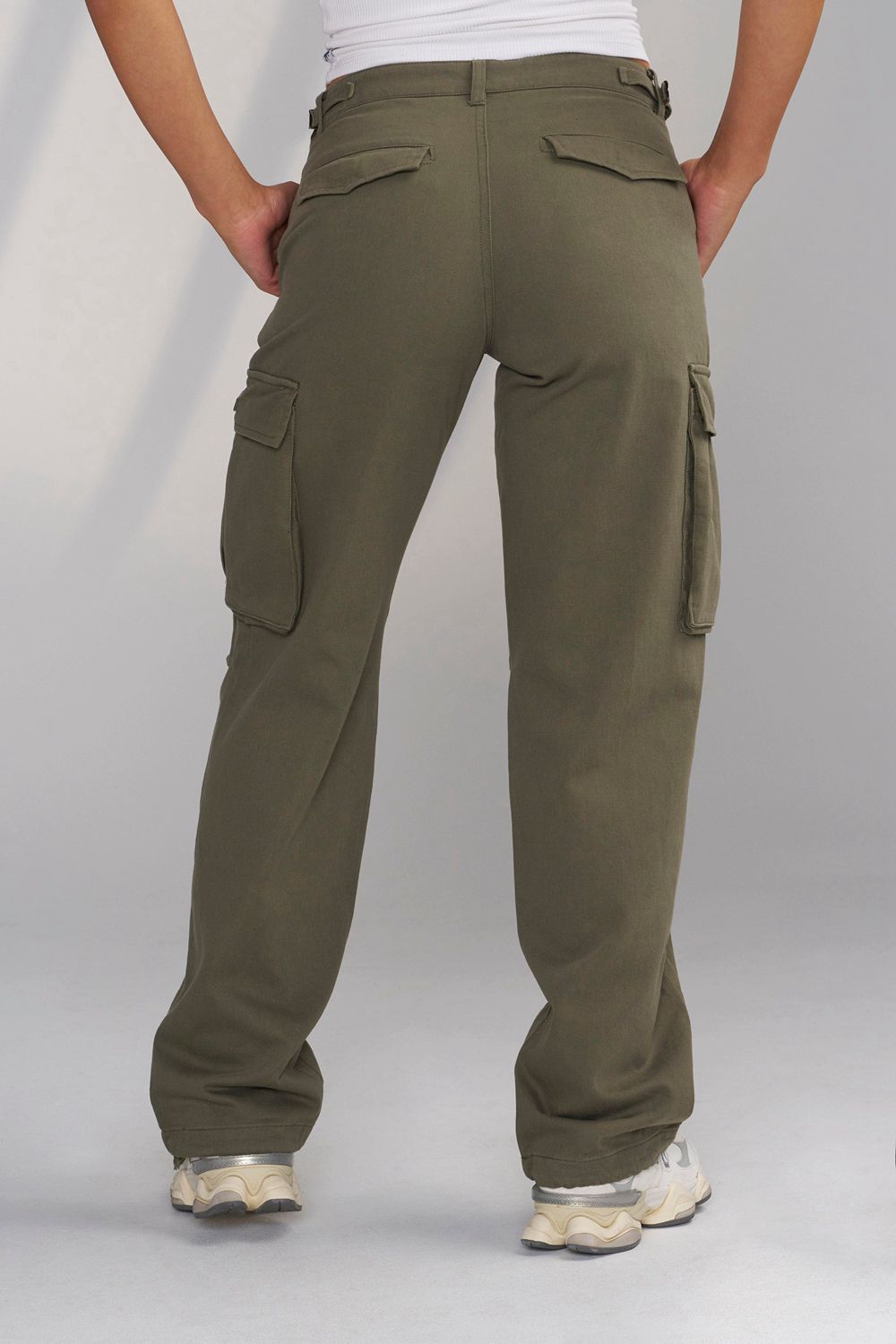 Young LA W206 - Metro Cargos Olive | Australia AUFNC-9347